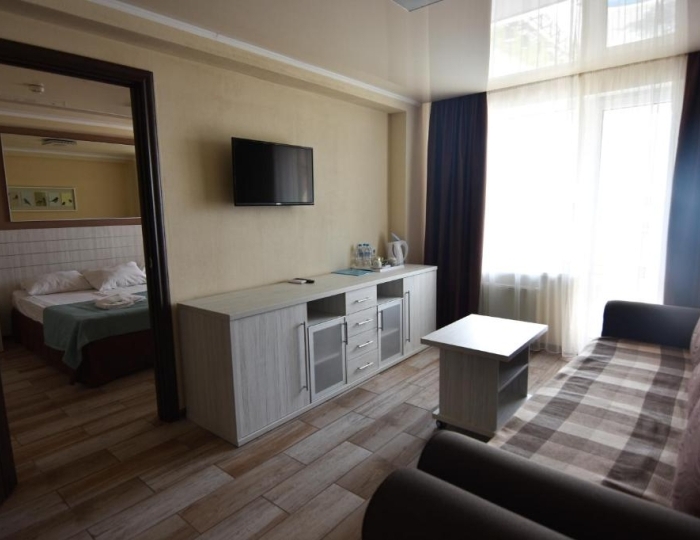 Люкс 3-местный 2-комнатный (море) - Санаторий «Москва-Крым» Керчь